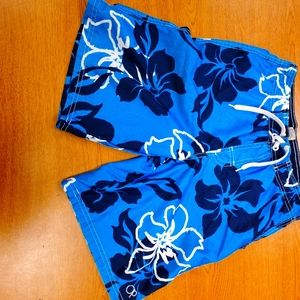 Kids swim shorts size med